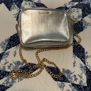 Victoria Secrets Shoulder bag med-small slver/gold